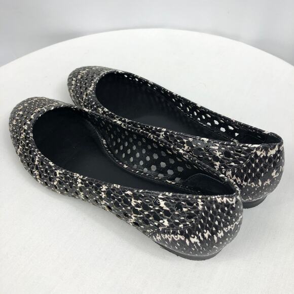 Calvin Klein Saphire Speckled Snake Sz 9M Cream/Black Laser Cut BalletFlat Shoes - Picture 6 of 12